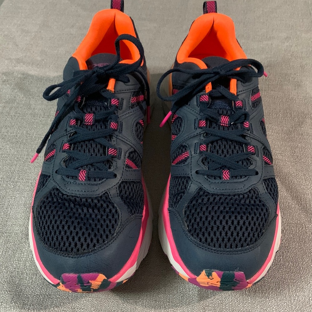 Skechers Max Cushioning Elite-Wind Chill Size 9.5